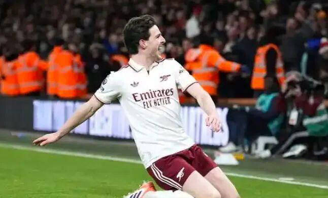 巴萨阿森纳拜仁领跑五大联赛，但真正酝酿大招的，竟是排名第二的这支劲旅？